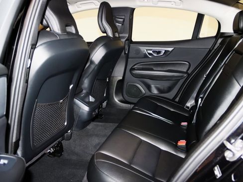 Used 2025 Volvo S60 B5 Core image 51