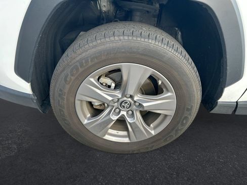 Used 2024 Toyota RAV4 LE AWD/4WD image 10
