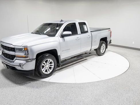 Used 2018 Chevrolet Silverado 1500 LT w/ All Star Edition image 36