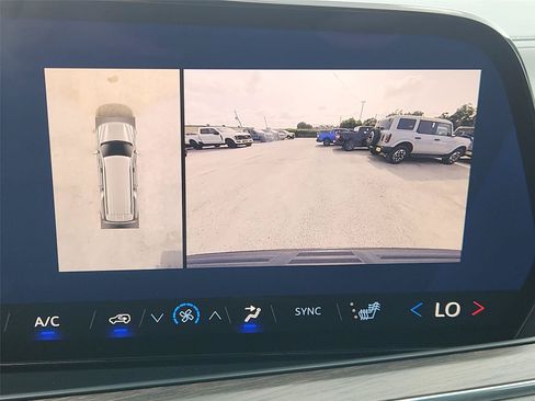 Used 2025 Chevrolet Suburban LT w/ Comfort Package RWD image 15