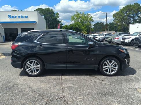 Used 2018 Chevrolet Equinox Premier FWD image 3