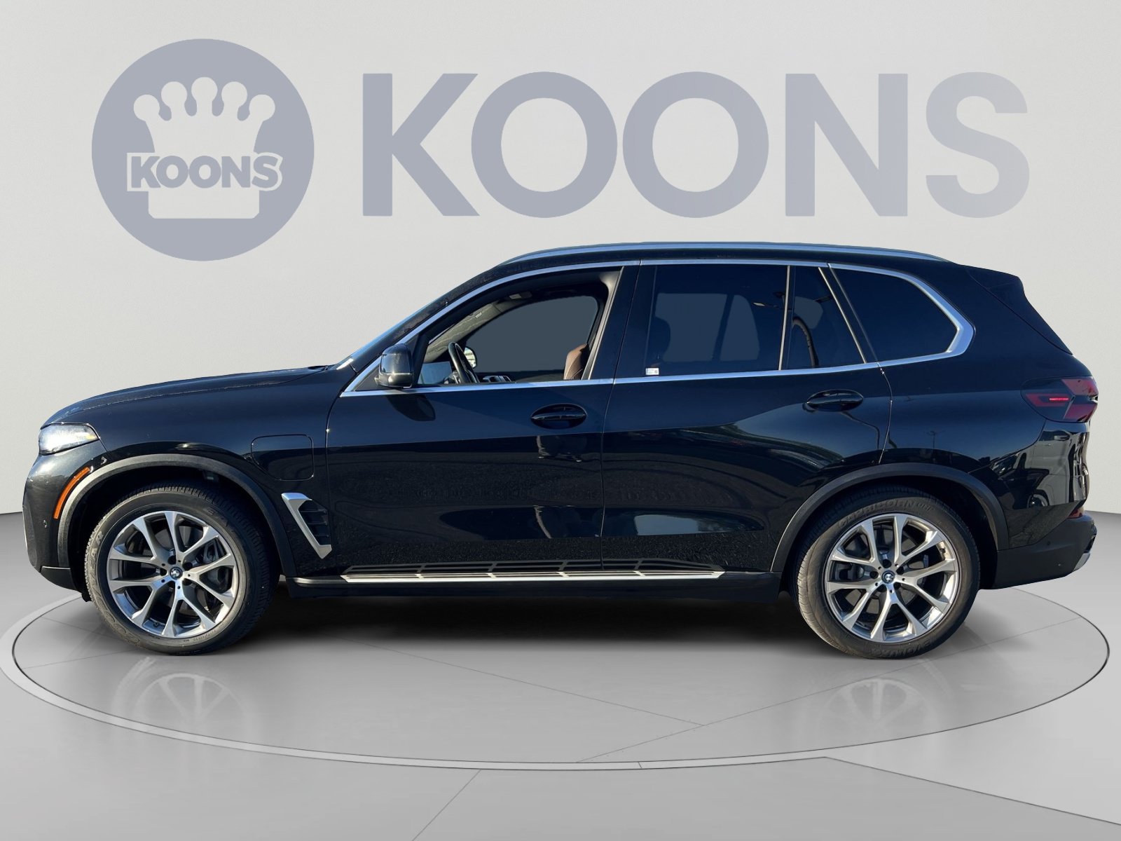 Used 2025 BMW X5 xDrive50e AWD/4WD image 2