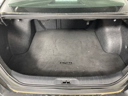 Used 2021 Nissan Altima 2.5 SR FWD image 12