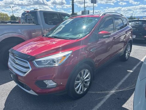Used 2018 Ford Escape Titanium AWD/4WD image 2