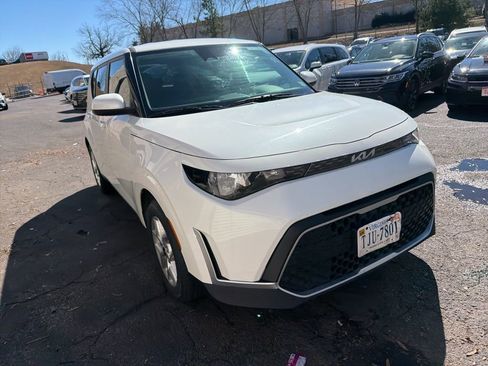 Used 2024 Kia Soul LX w/ Option Group 015 image 3