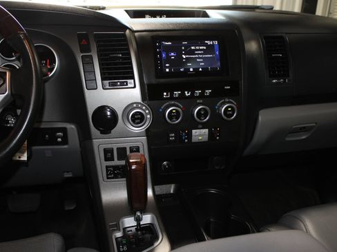Used 2014 Toyota Sequoia Platinum RWD image 13