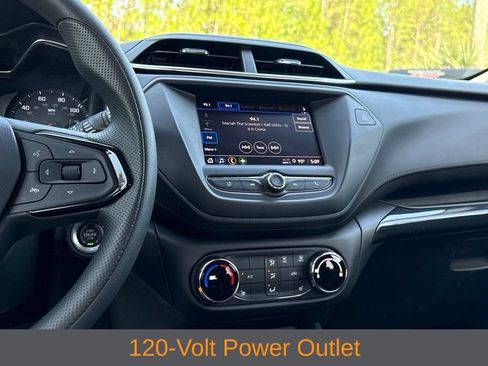 Used 2023 Chevrolet TrailBlazer LT w/ Convenience Package FWD image 16