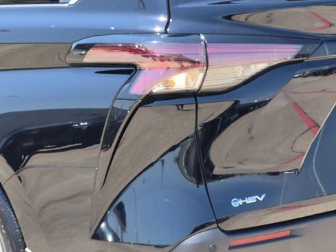 Certified 2026 Toyota Sienna XLE FWD image 29