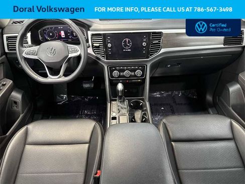 Certified 2022 Volkswagen Atlas SE w/ Black Wheel Package image 24