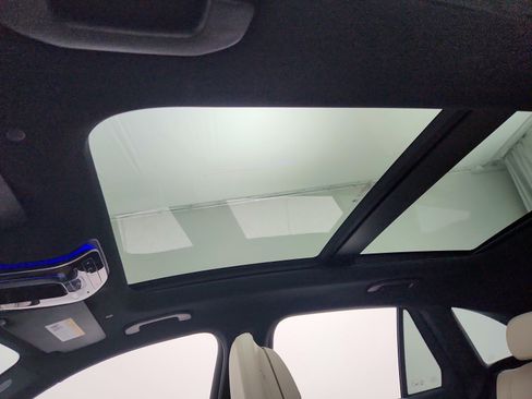 Certified 2025 Mercedes-Benz GLC 300 image 33