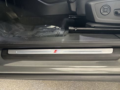 Used 2025 Audi Q3 2.0T Premium image 18