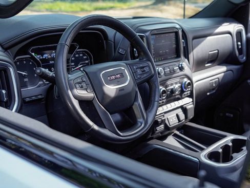 Used 2020 GMC Sierra 1500 AT4 w/ AT4 Premium Package AWD/4WD image 4