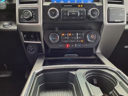 Used 2020 Ford F350 Lariat image 16