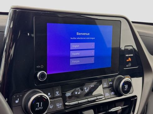 Certified 2023 Toyota Highlander XLE image 22