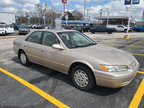 Used 1997 Toyota Camry XLE image 2