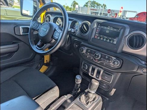 Used 2021 Jeep Wrangler Sport S image 24