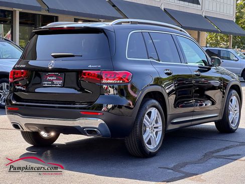 Used 2022 Mercedes-Benz GLB 250 4MATIC image 4