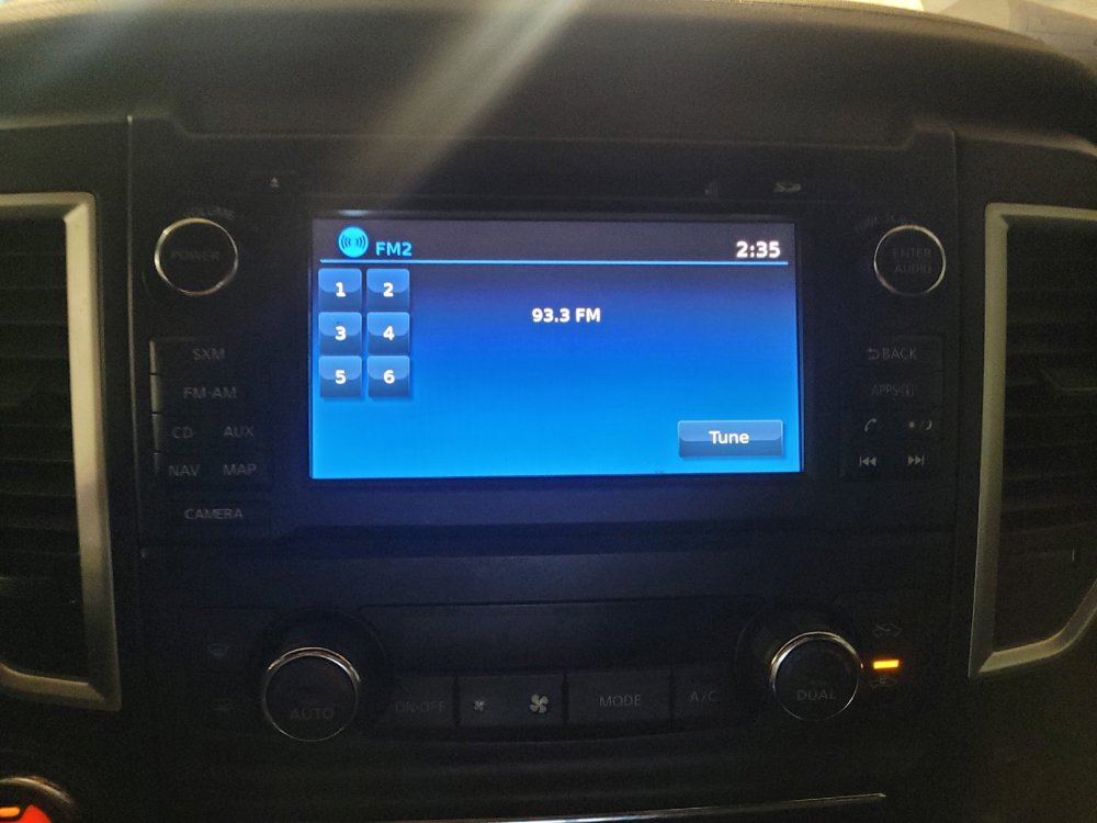 Used 2018 Nissan Titan SV w/ SV Convenience Package RWD image 25