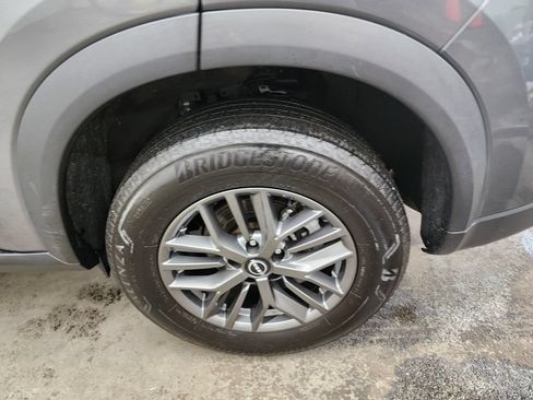 Used 2024 Nissan Rogue S FWD image 35