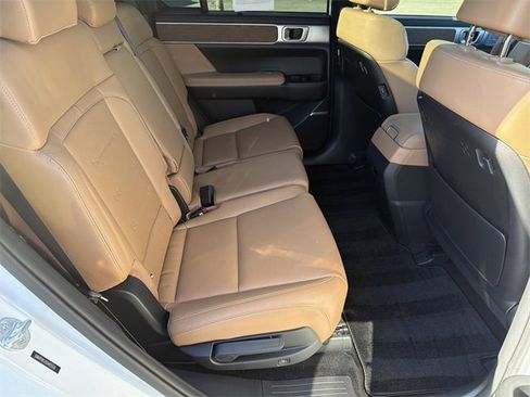 Used 2025 Hyundai Santa Fe Limited image 15
