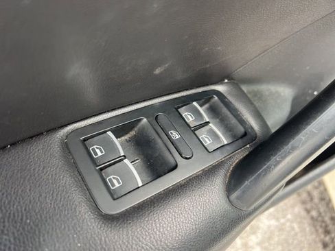 Used 2012 Volkswagen Passat 3.6 SE image 24