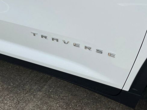 New 2026 Chevrolet Traverse LT FWD image 9