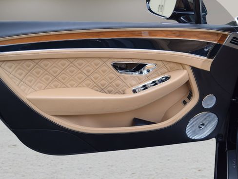 Used 2020 Bentley Continental GT image 33
