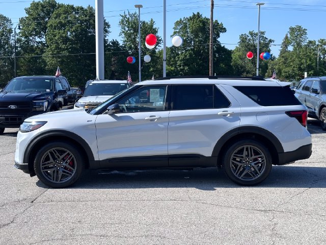 Certified 2026 Ford Explorer ST-Line w/ ST-Line Street Pack AWD/4WD image 4