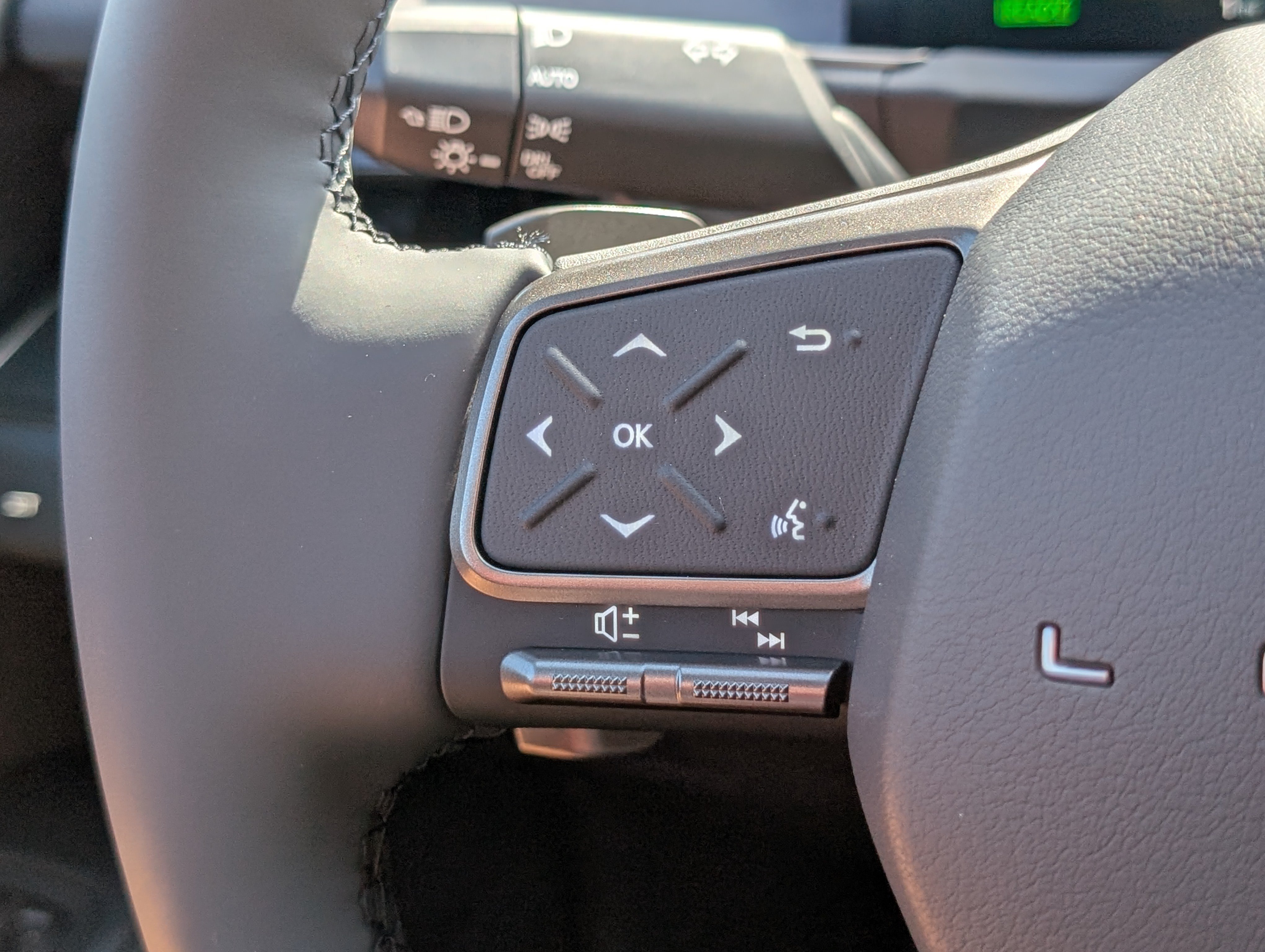 New 2026 Lexus ES 500e w/ Convenience Package AWD/4WD image 20