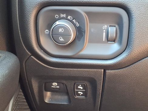 Used 2024 RAM 1500 Big Horn AWD/4WD image 17