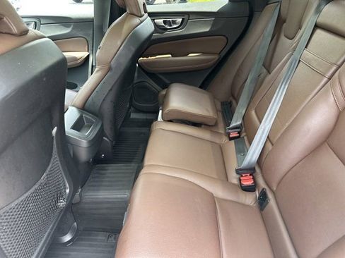 Used 2020 Volvo XC60 T5 Momentum w/ Protection Package AWD/4WD image 22