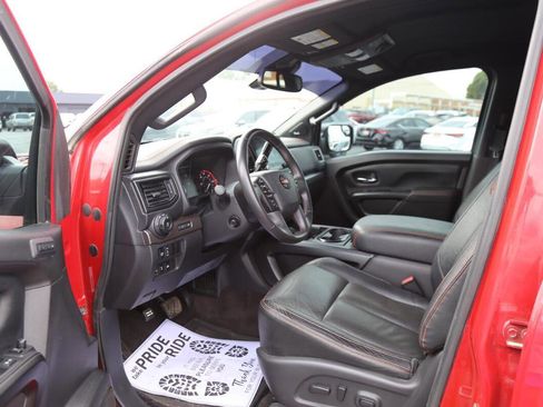 Used 2021 Nissan Titan PRO-4X w/ Pro-4x Convenience Package image 6