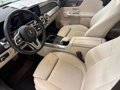 Used 2021 Mercedes-Benz GLB 250 4MATIC image 19