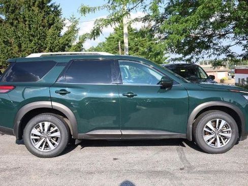 Used 2022 Nissan Pathfinder SL w/ Cargo Package AWD/4WD image 5