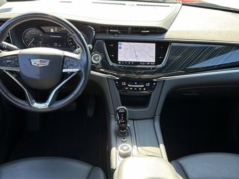 Certified 2025 Cadillac XT6 Premium Luxury image 15
