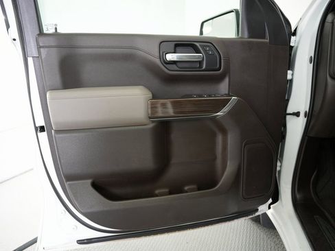 Used 2019 Chevrolet Silverado 1500 LT w/ Texas Edition image 40