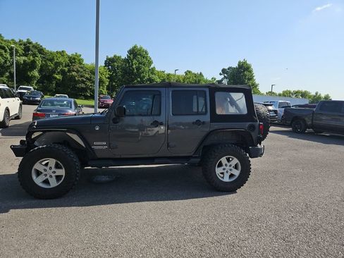 Used 2017 Jeep Wrangler Unlimited Sport w/ Quick Order Package 24S AWD/4WD image 4