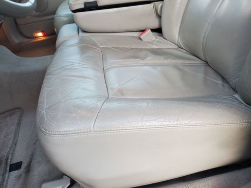 Used 2006 Lincoln Town Car Signature Limited image 15