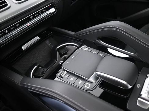 New 2026 Mercedes-Benz GLE 53 AMG 4MATIC image 4