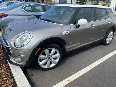 Used 2017 MINI Cooper Clubman S image 2