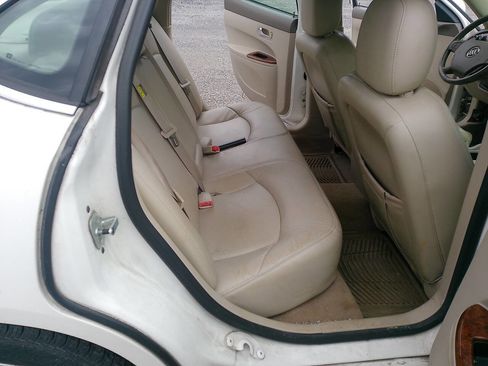 Used 2006 Buick LaCrosse CXL w/ Driver Confidence Package image 23