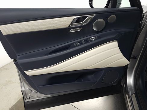 Used 2025 Genesis GV80 3.5T Prestige image 17