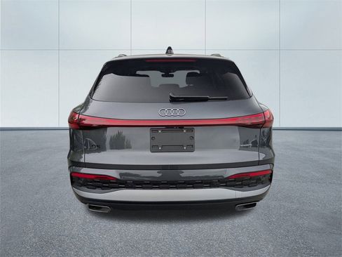 New 2025 Audi Q5 Premium image 4