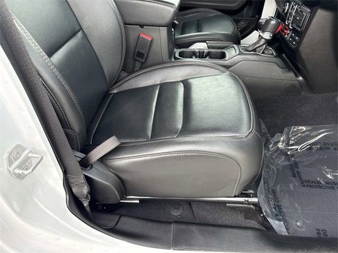 Used 2022 Jeep Wrangler Unlimited Rubicon w/ Xtreme Recon 35" Tire Package image 15