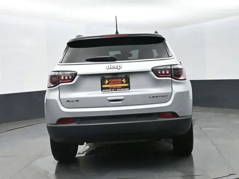 Used 2025 Jeep Compass Limited image 8