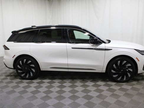 Certified 2024 Lincoln Nautilus Black Label w/ Jet Appearance Package (87T) image 31