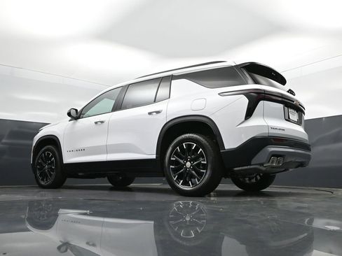 New 2026 Chevrolet Traverse LT w/ Sun and Wheel Package image 40