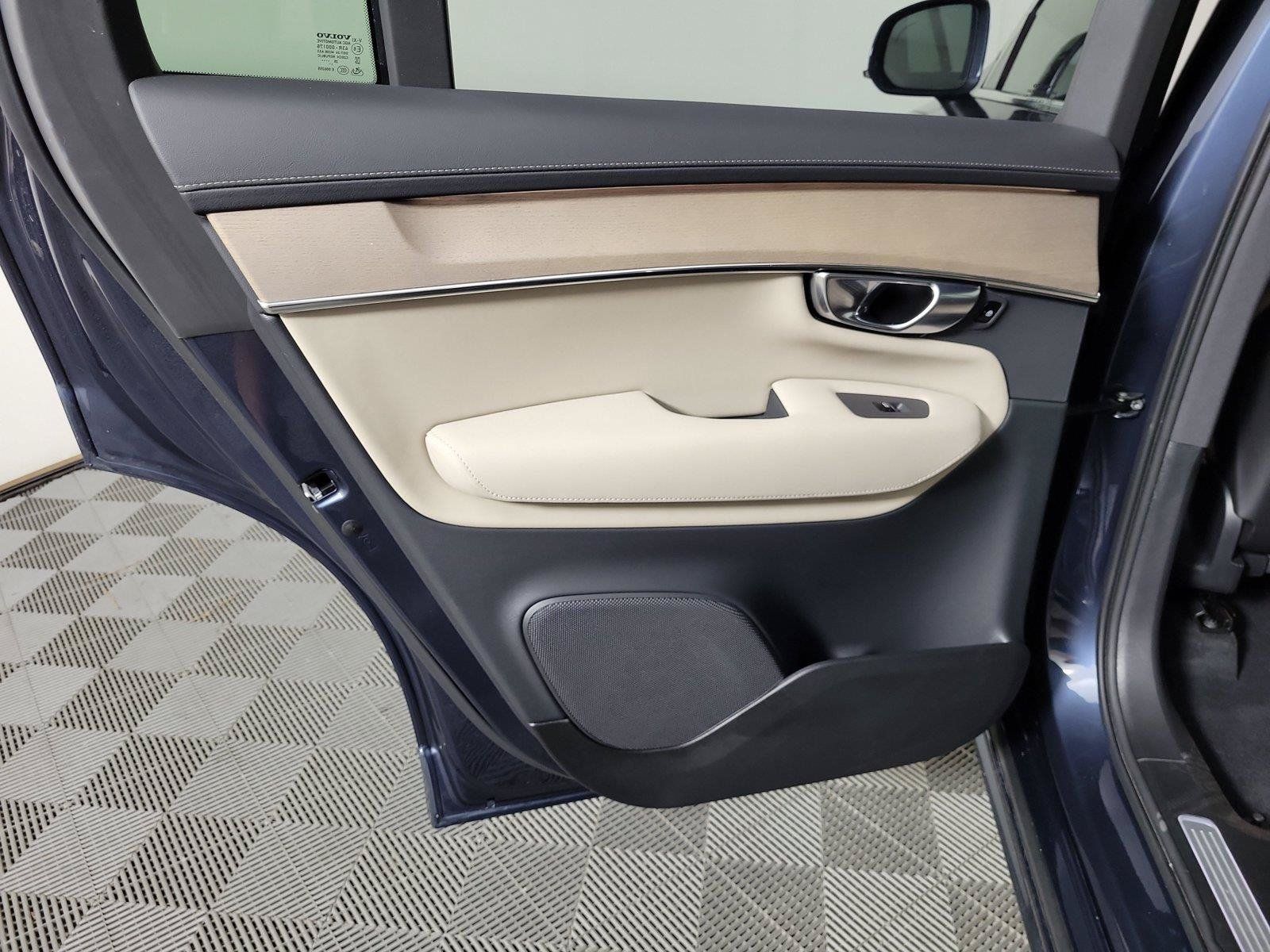 Certified 2026 Volvo XC90 B6 Plus AWD/4WD image 18