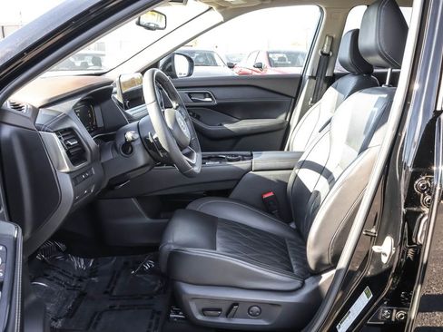 Used 2021 Nissan Rogue Platinum image 6