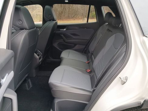 New 2026 Volkswagen Tiguan SE R-Line image 25